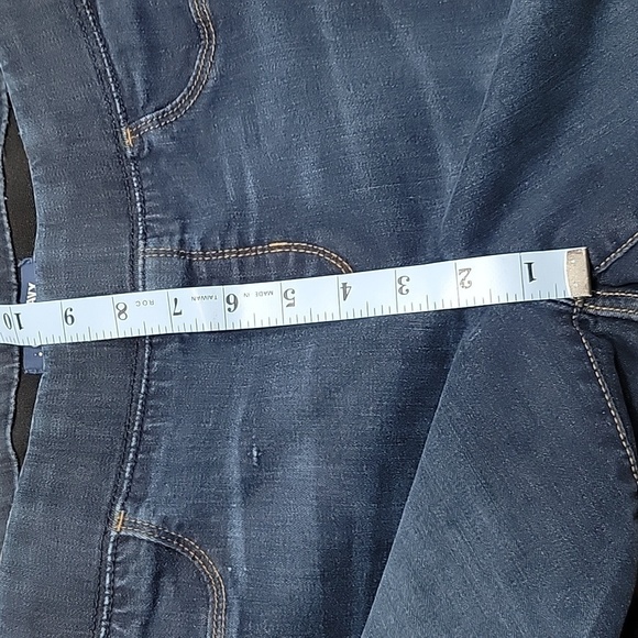 Old Navy, Size 4, Rockstar Built In Sculpt Skinny Jeans, Dark Wash - Picture 4 of 12